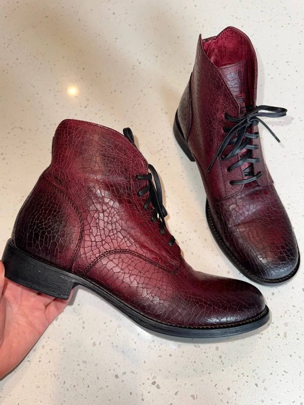 Robert Graham Men's Burgundy Textured Chukka Boots
